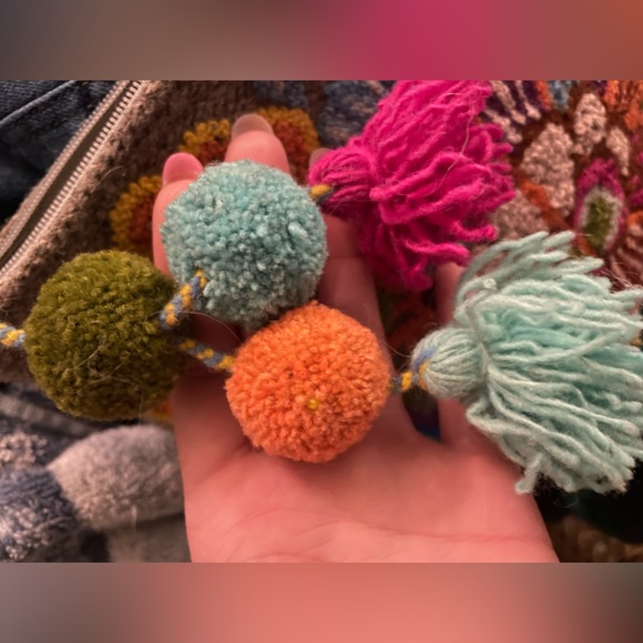 NEW no tags Noonday Collection Hand Embroidered Wool Floral Clutch with Tasselss - Picture 3 of 6